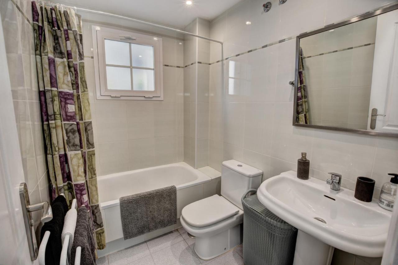 בנאלמדנה Timon Ii, Luxury 3 Bedroom Beachside Apartment מראה חיצוני תמונה